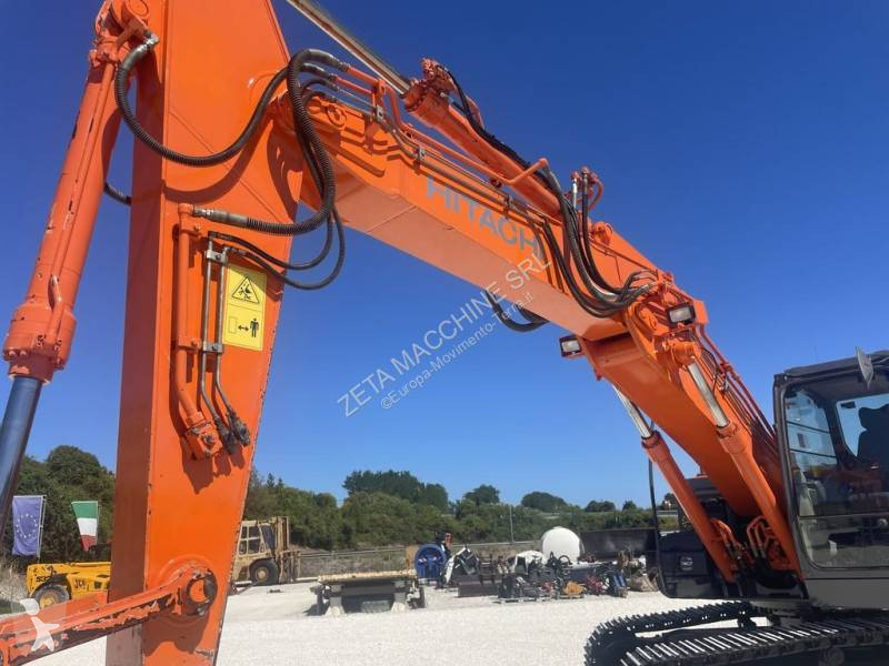 Pelle Hitachi