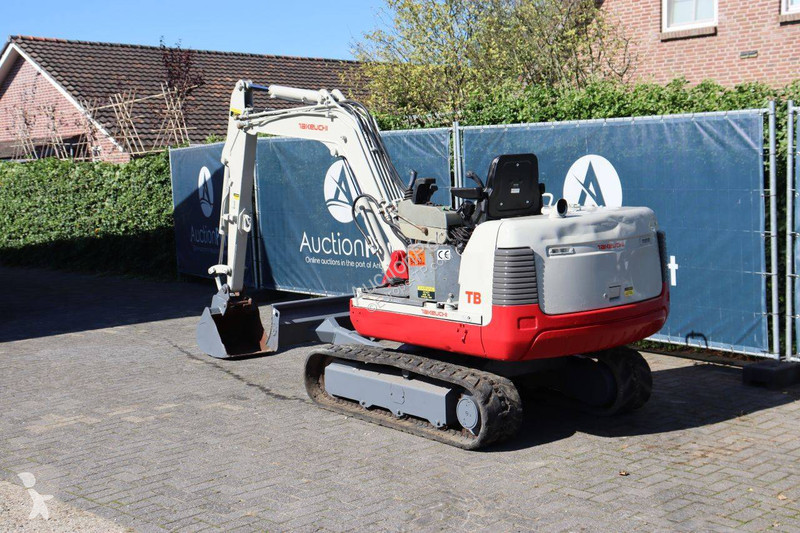 Skovel Takeuchi