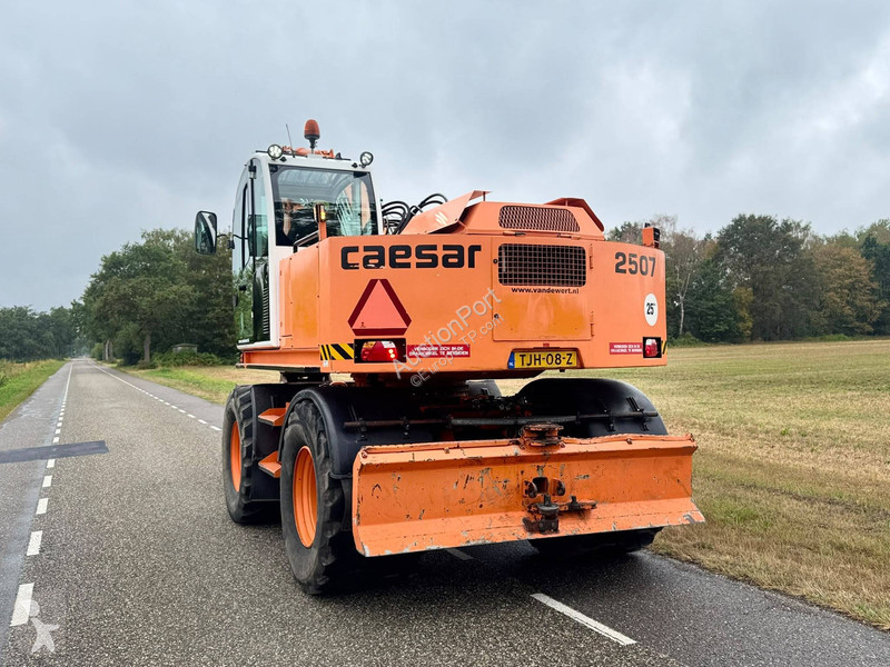 Skovel  2507