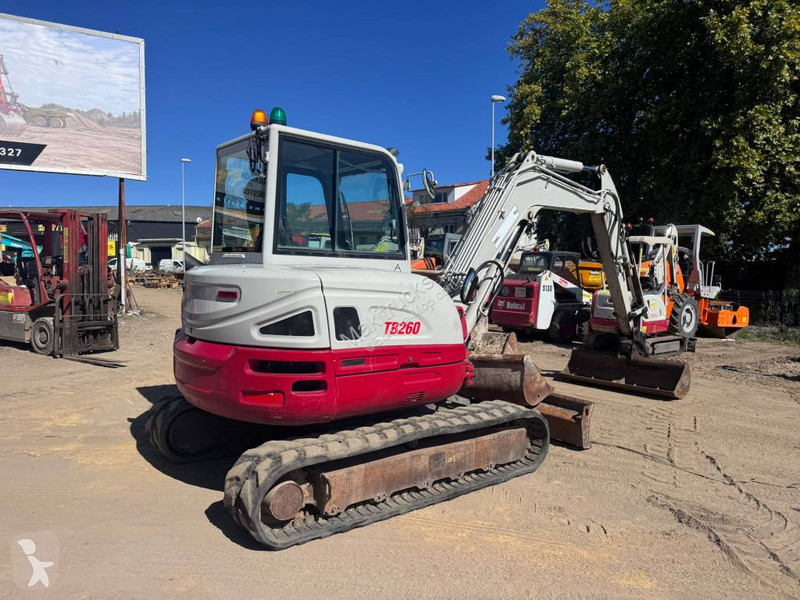 Skovel Takeuchi