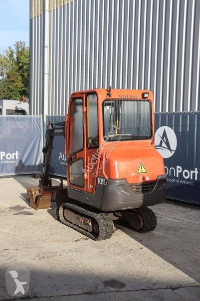 Pelle Volvo EC15B