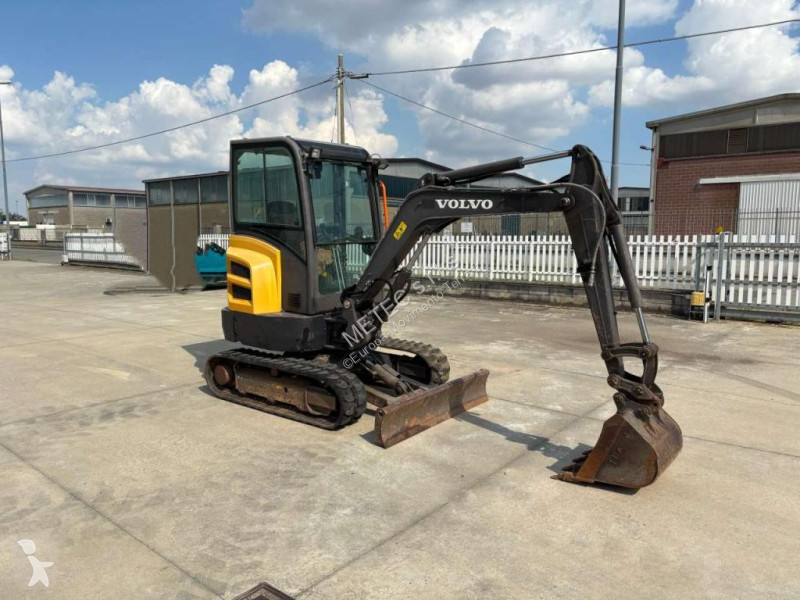 Pelle Volvo EC 27D