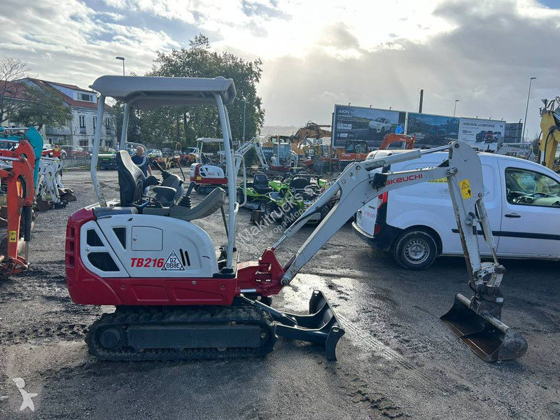 Pelle Takeuchi TB 216