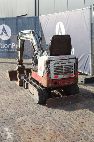 Excavadora Takeuchi