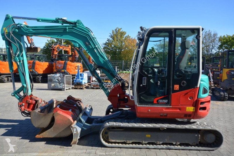 Escavadora Takeuchi