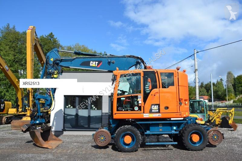 Excavadora Caterpillar M
