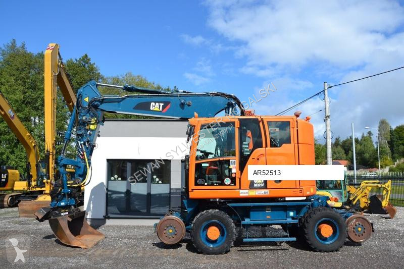 Excavadora Caterpillar M