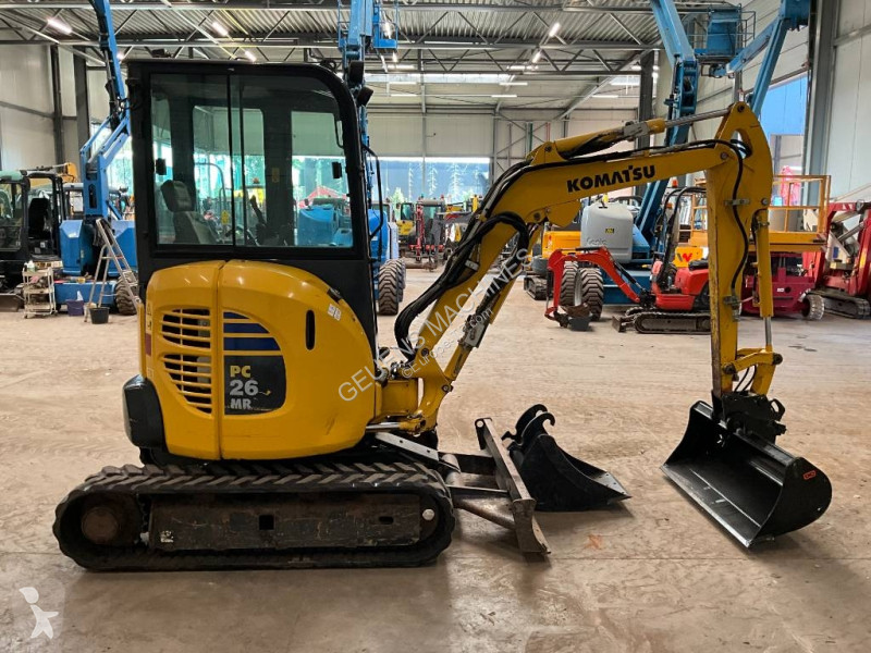 Экскаватор Komatsu MR3