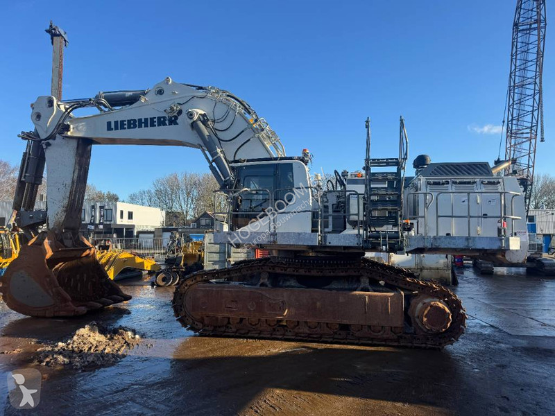 Escavadora Liebherr B