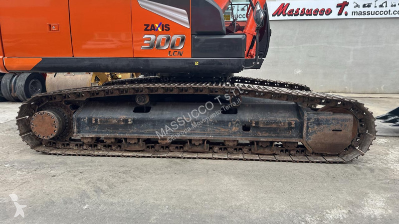 Excavadora Hitachi ZX300LCNT6