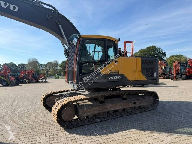 Багер Volvo EC 220 E
