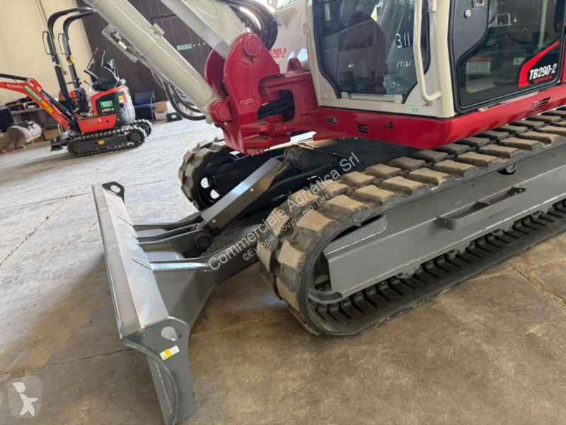 Pelle Takeuchi tB290-R