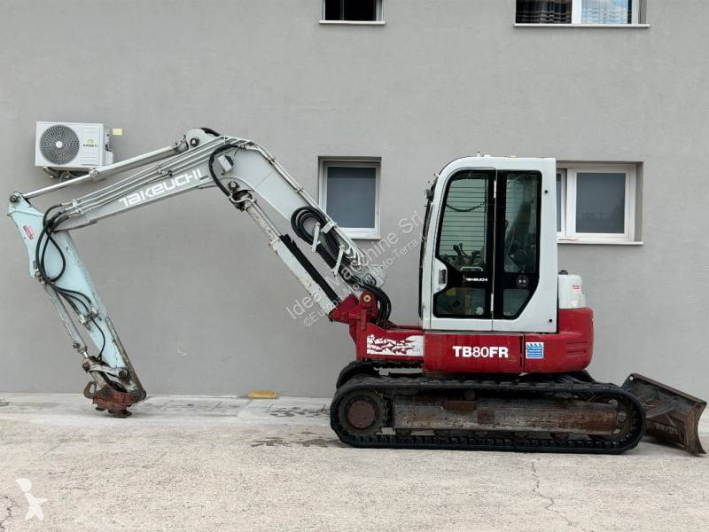 جرافة Takeuchi FR