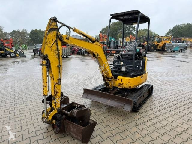 Багер Komatsu R3