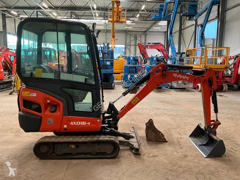 Багер Kubota 0164