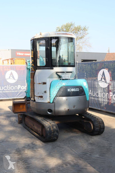 جرافة Kobelco SK25SR