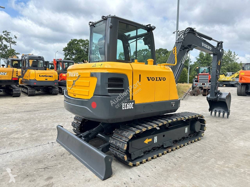 Pelle Volvo EC60C