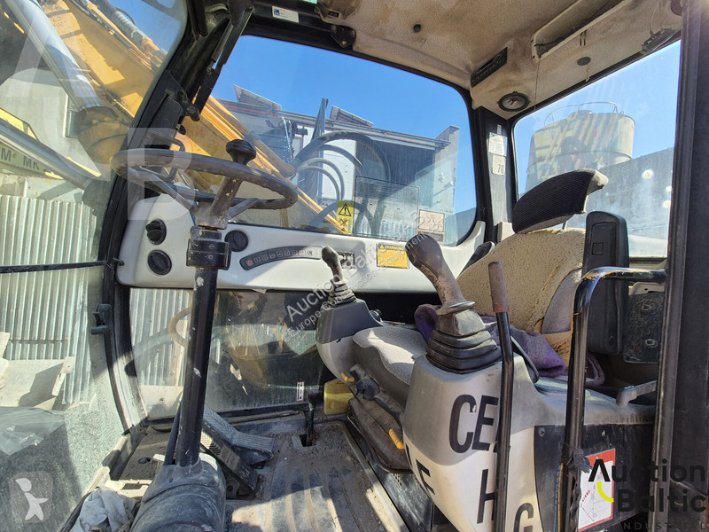 Pelle JCB