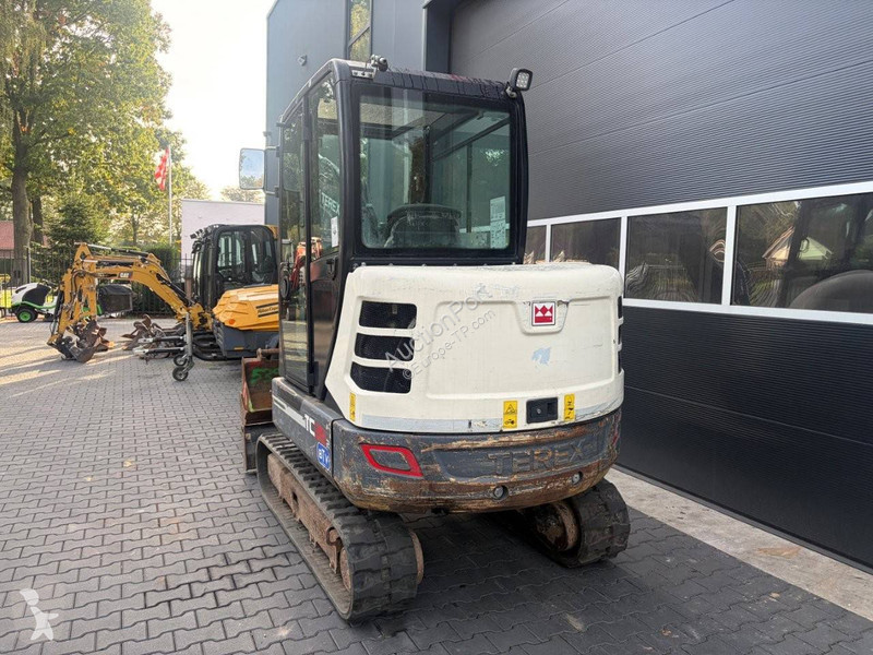 Pelle Terex T035