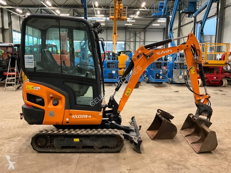 Багер Kubota 0194