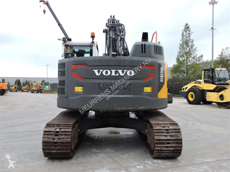 Багер Volvo ECR235