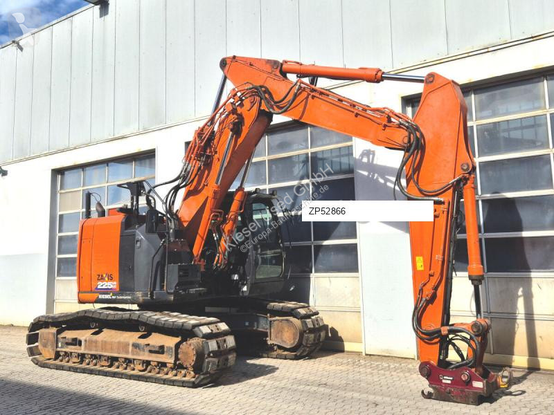 Багер Hitachi
