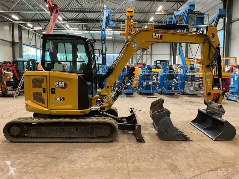 Багер Caterpillar CR