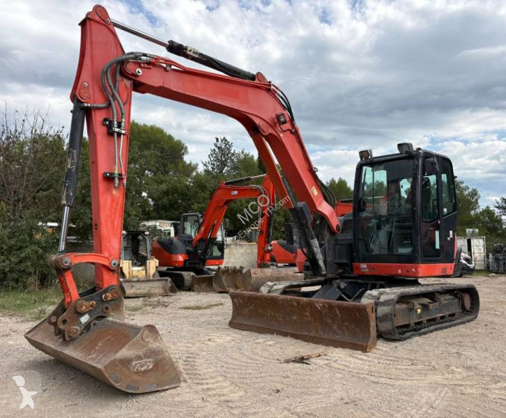 جرافة Kubota