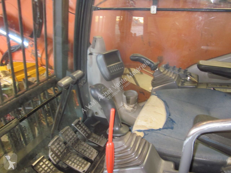 Багер Hitachi