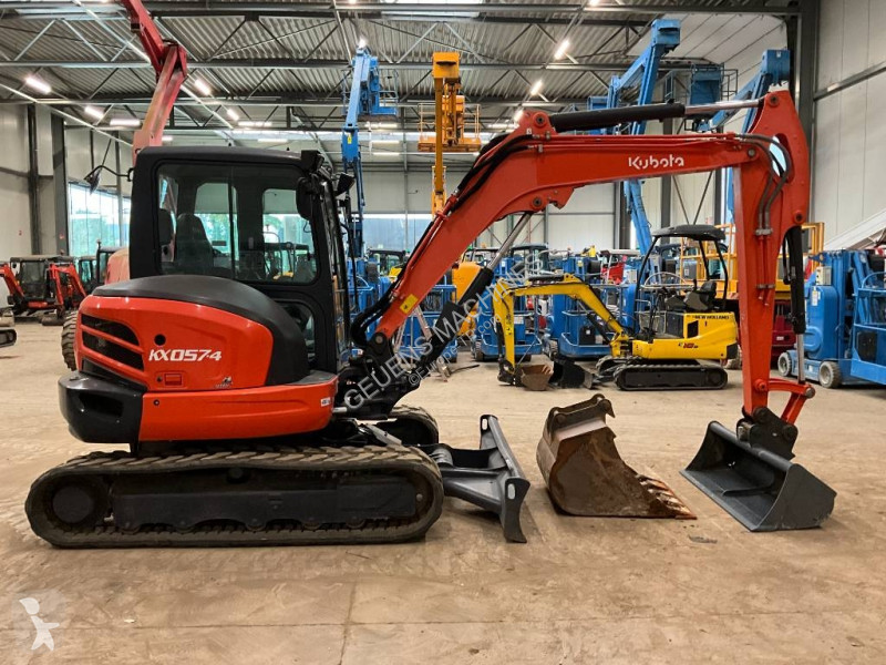 Багер Kubota 0574