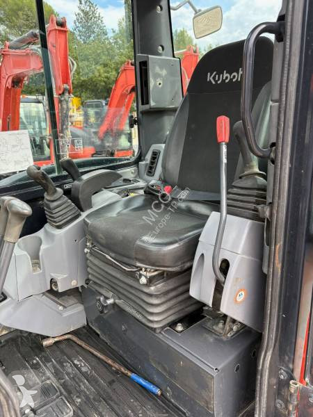 Багер Kubota