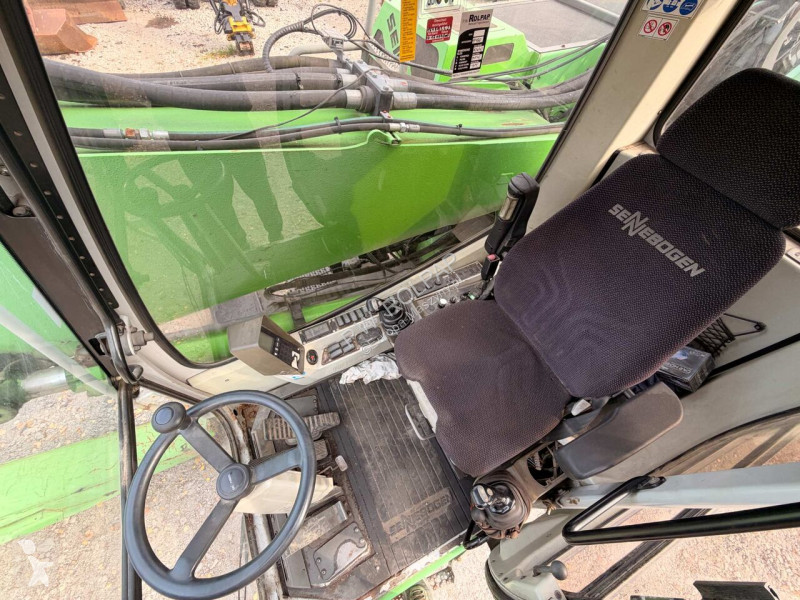 جرافة Sennebogen 825