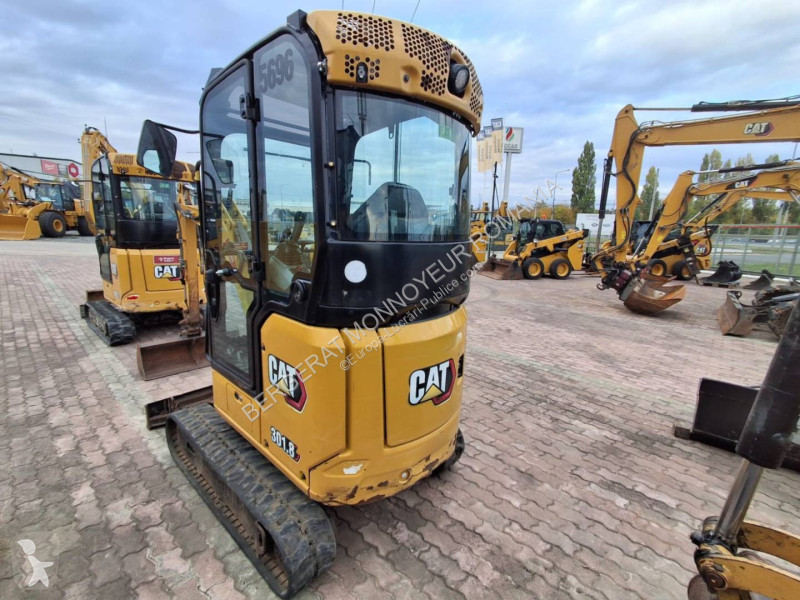 Багер Caterpillar 301.8-05