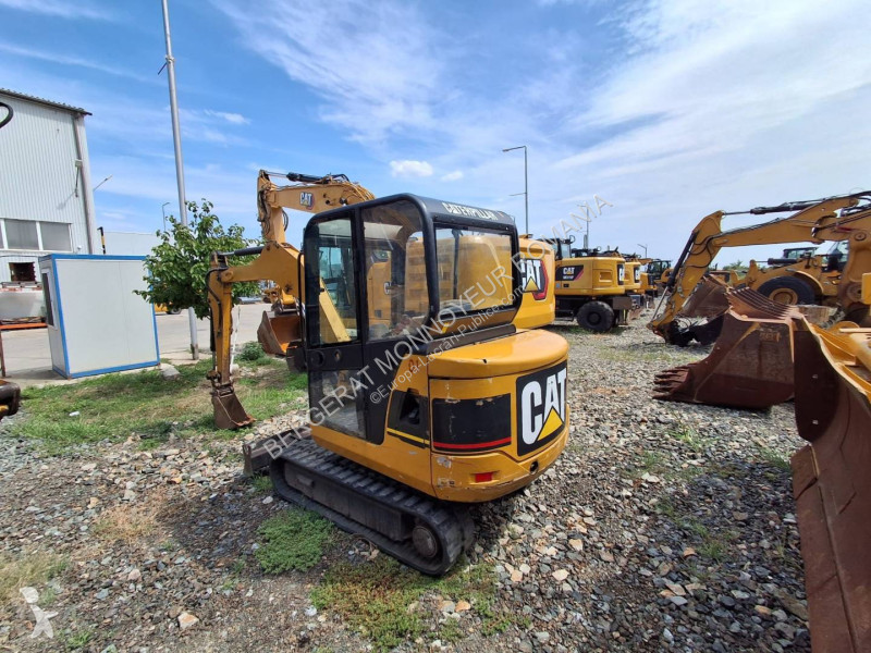Багер Caterpillar