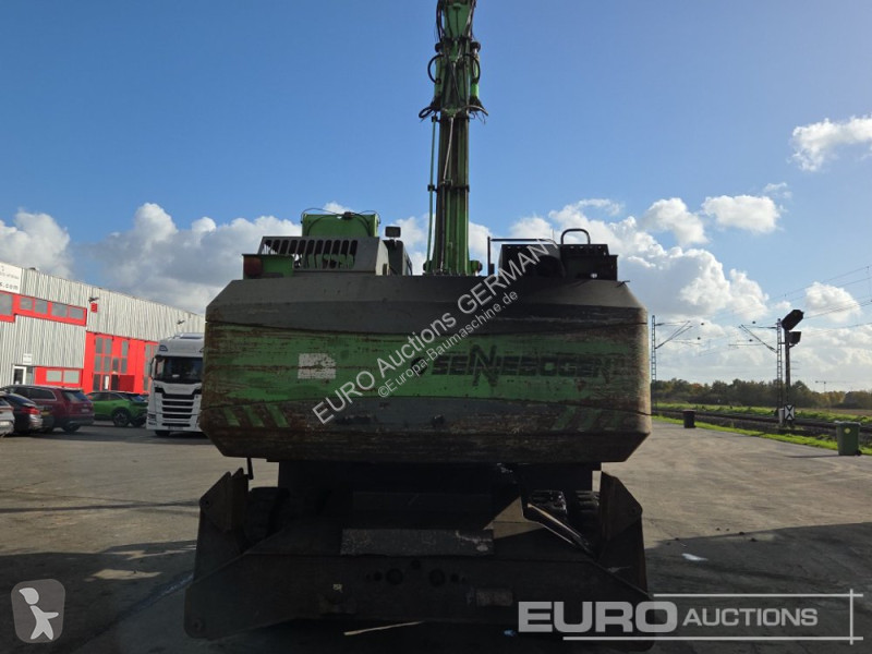Escavadora Sennebogen M825