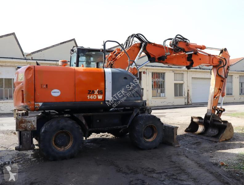 Багер Hitachi