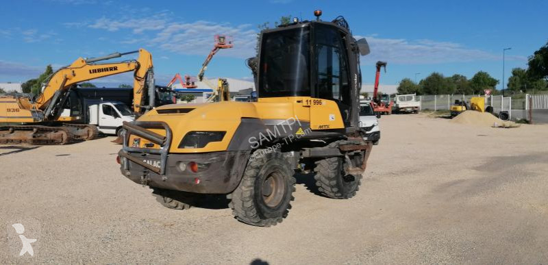 Excavator Mecalac