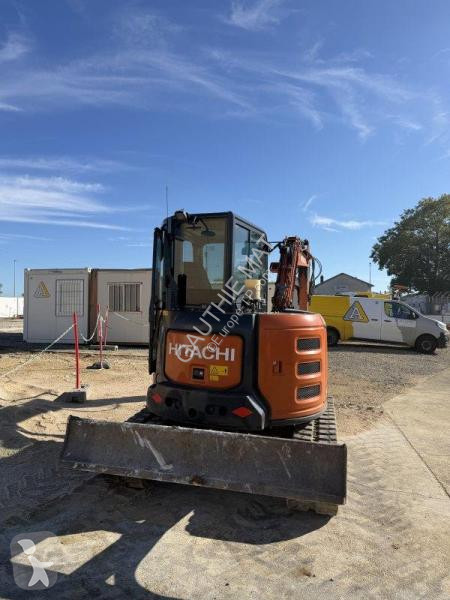 جرافة Hitachi ZX55U6