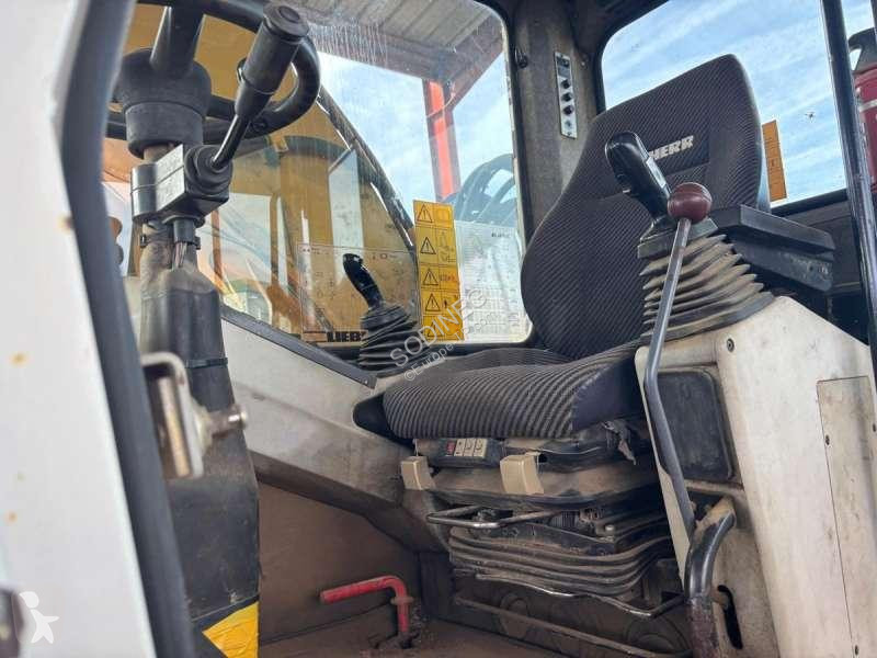 Багер Liebherr