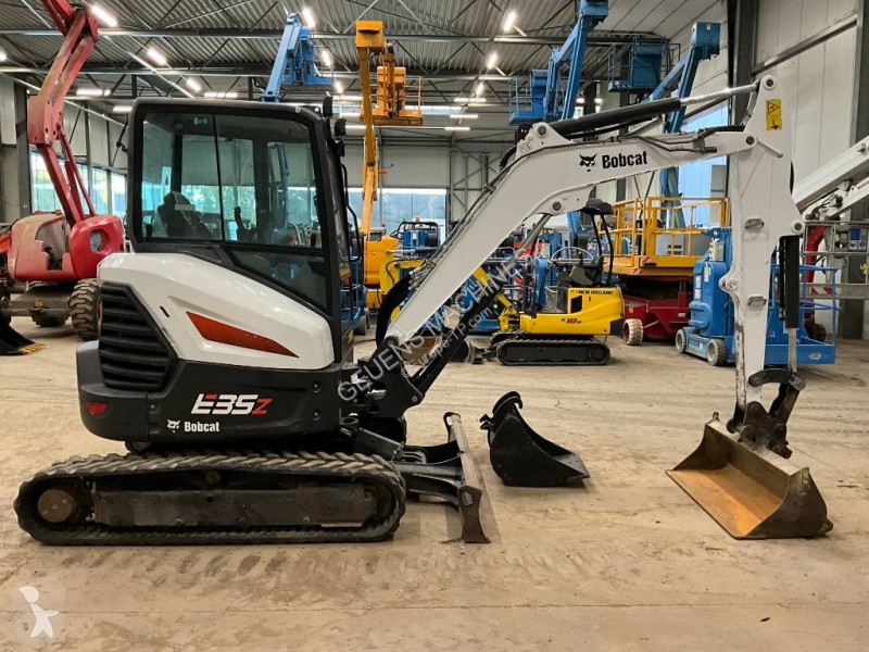 Багер Bobcat 35z