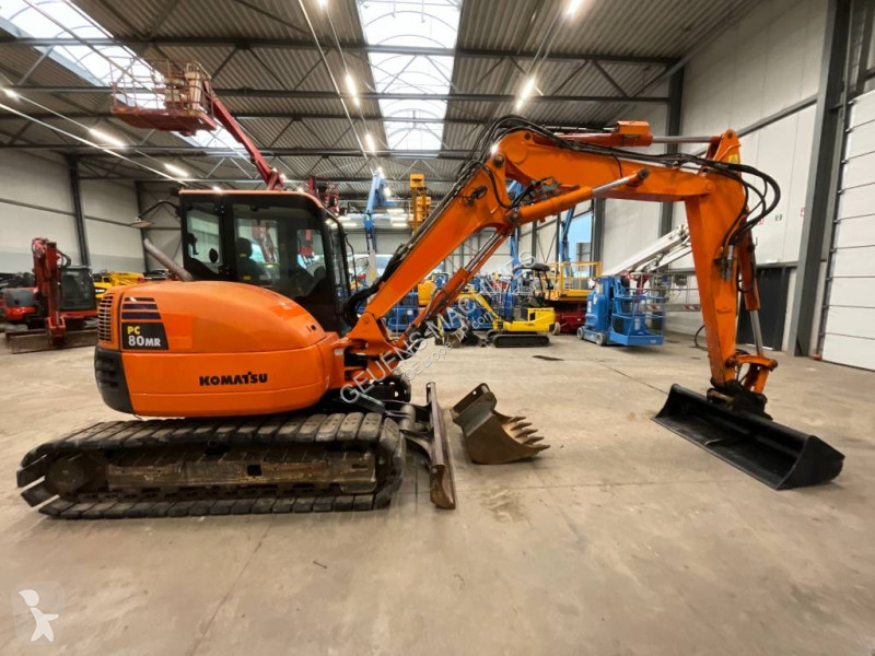 Escavadora Komatsu MR3