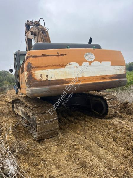 Escavadora Case