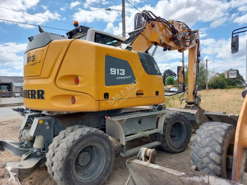 Graafmachine Liebherr A913Compact