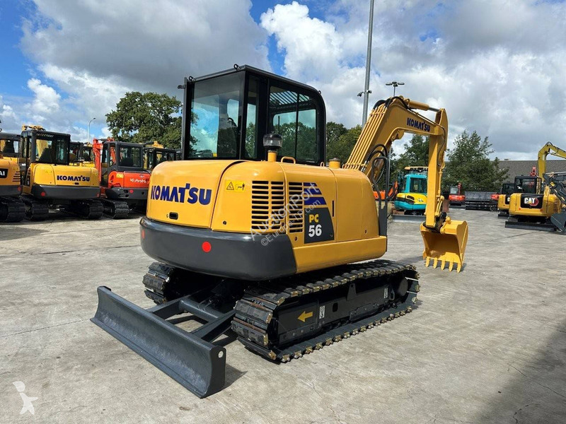 Escavadora Komatsu 7
