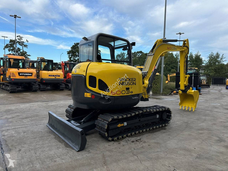 Escavadora Neuson 6003