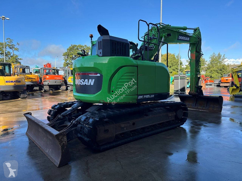 Escavadora Doosan 7