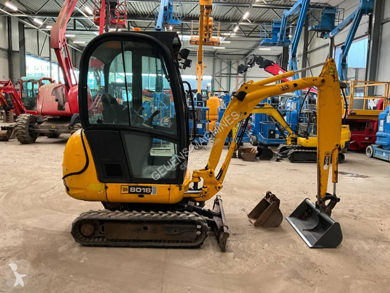 Escavadora JCB
