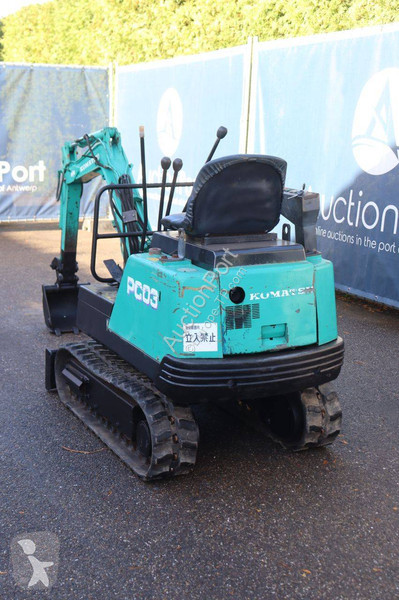 Escavadora Komatsu PC-03