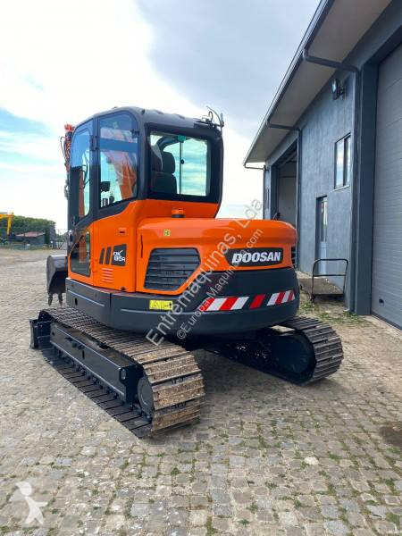 Escavadora Doosan DX85R