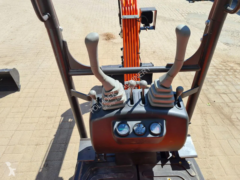 Graafmachine Kubota powered by. XN 12-8